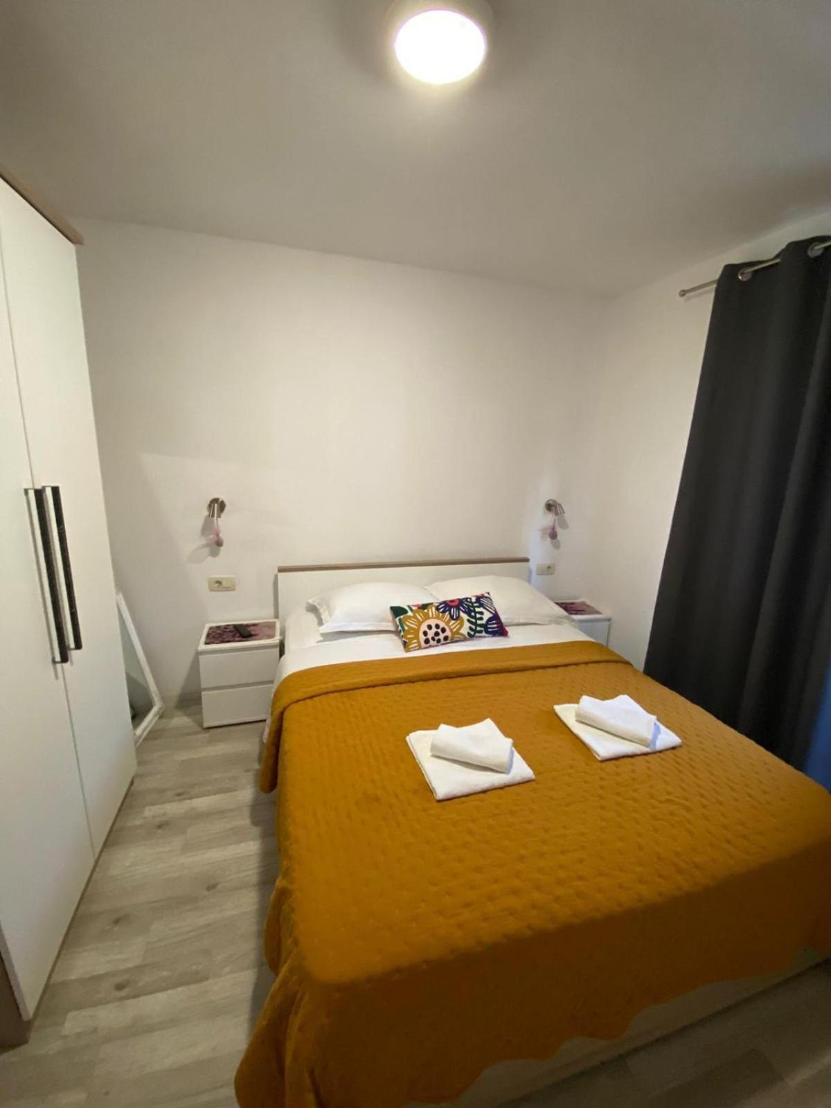 Apartmani Roko Drvenik  Eksteriør billede