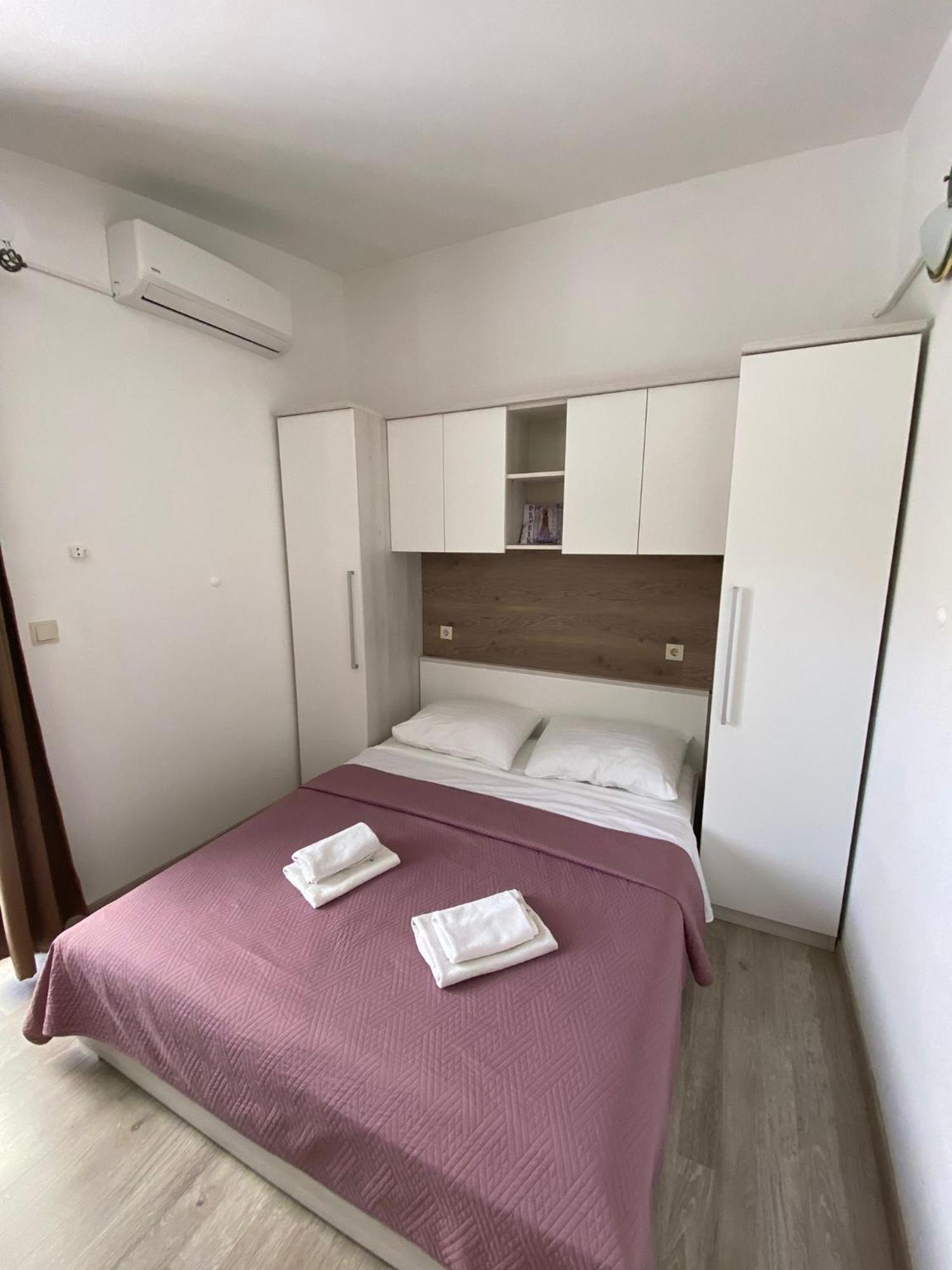 Apartmani Roko Drvenik  Eksteriør billede