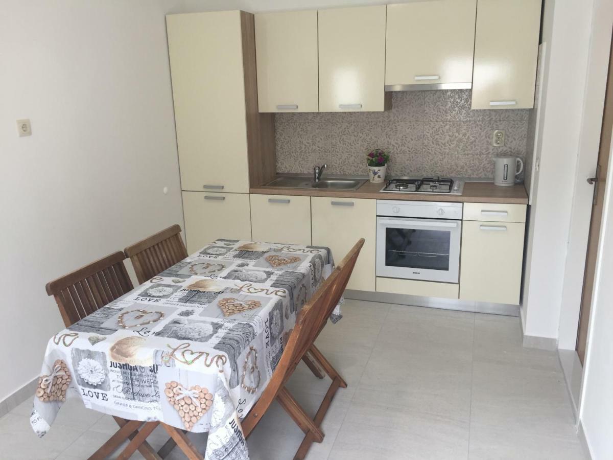 Apartmani Roko Drvenik  Eksteriør billede