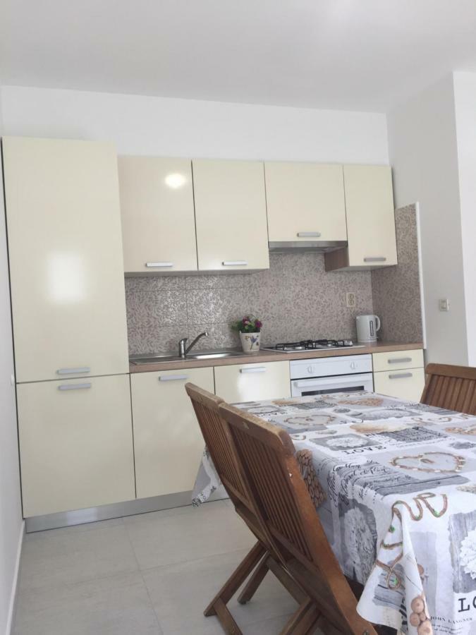 Apartmani Roko Drvenik  Eksteriør billede