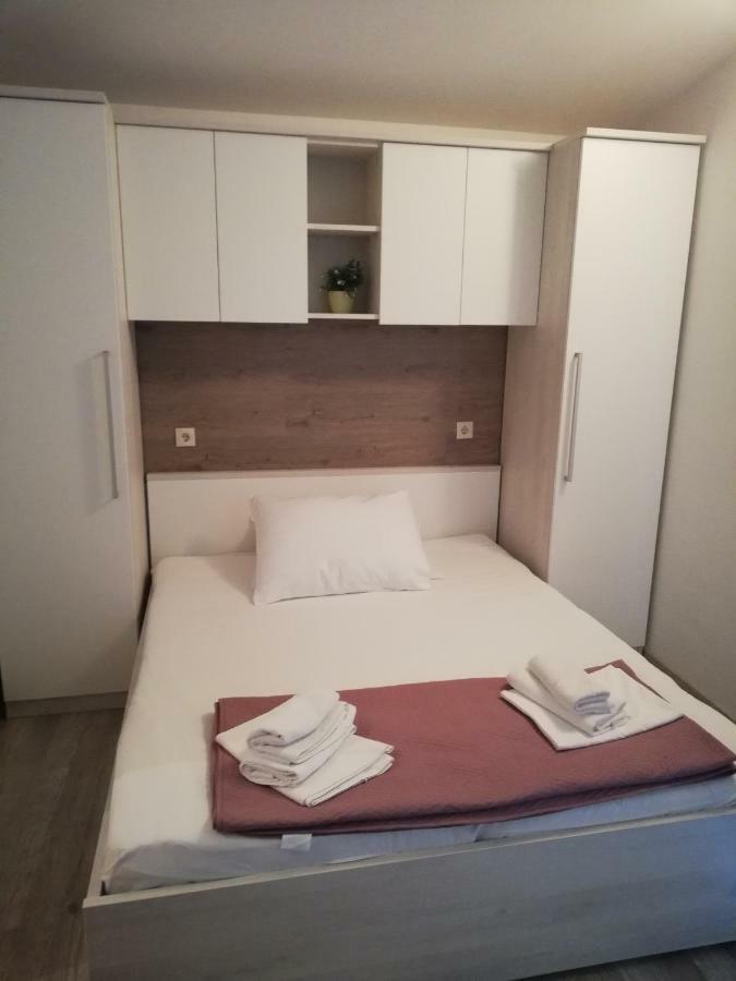 Apartmani Roko Drvenik  Eksteriør billede