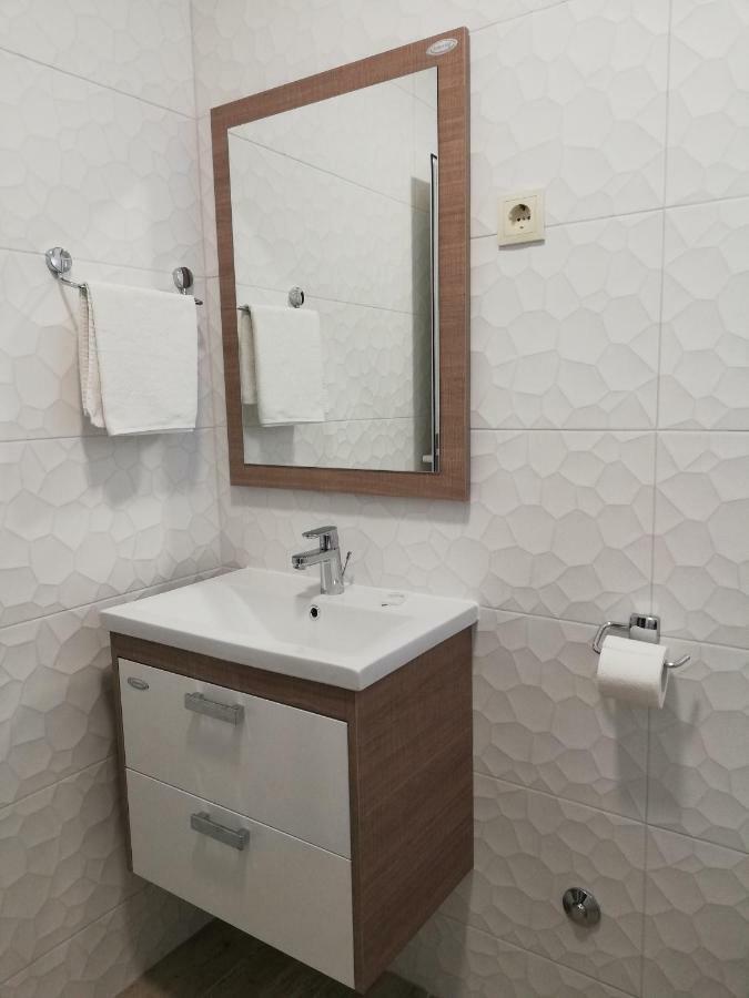 Apartmani Roko Drvenik  Eksteriør billede
