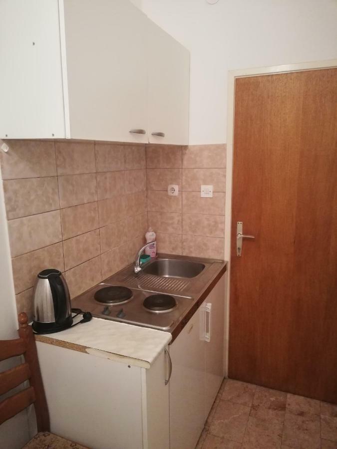 Apartmani Roko Drvenik  Eksteriør billede